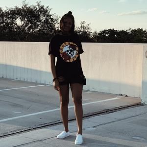 Meet your Posher, Paula